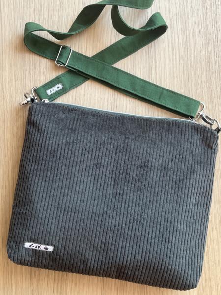 "Flickenwerk IV/6" - KHAKI-GRÜN